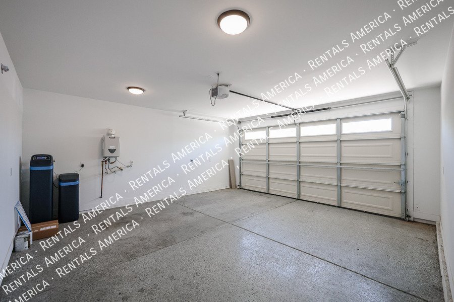 2418 E Amelia Ave property image