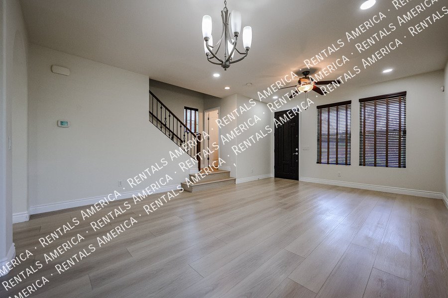Beautiful 3 Bedroom, 2.5 Bath Two-Story Home in Chandler property image