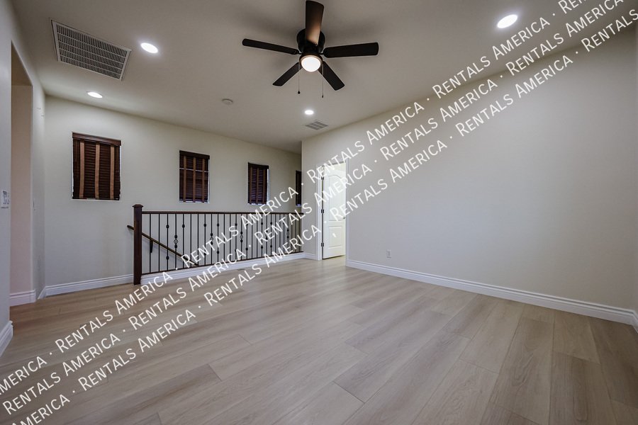 Beautiful 3 Bedroom, 2.5 Bath Two-Story Home in Chandler property image