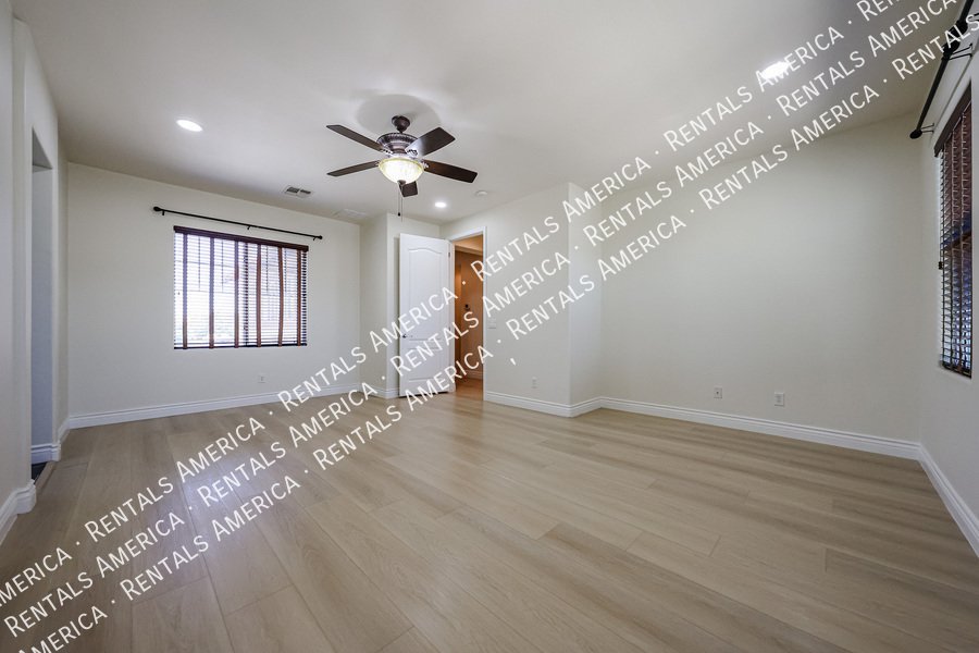 Beautiful 3 Bedroom, 2.5 Bath Two-Story Home in Chandler property image
