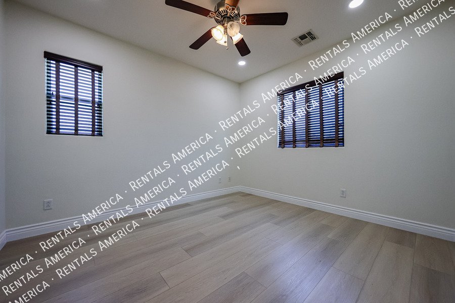 Beautiful 3 Bedroom, 2.5 Bath Two-Story Home in Chandler property image