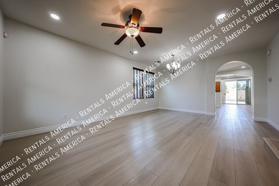 Beautiful 3 Bedroom, 2.5 Bath Two-Story Home in Chandler property image
