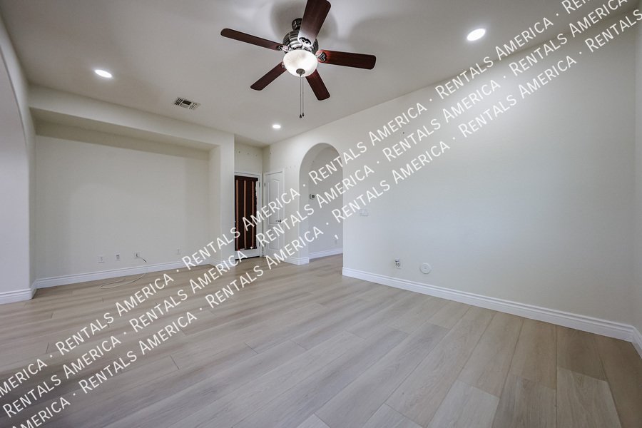 Beautiful 3 Bedroom, 2.5 Bath Two-Story Home in Chandler property image