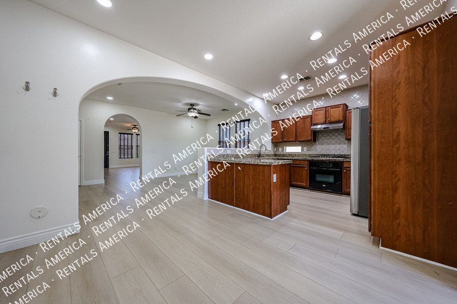 Beautiful 3 Bedroom, 2.5 Bath Two-Story Home in Chandler property image