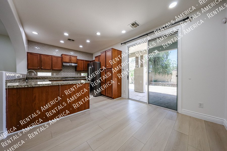 Beautiful 3 Bedroom, 2.5 Bath Two-Story Home in Chandler property image