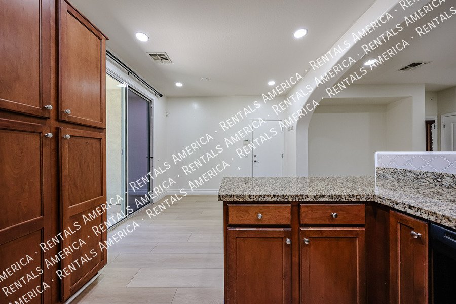 Beautiful 3 Bedroom, 2.5 Bath Two-Story Home in Chandler property image