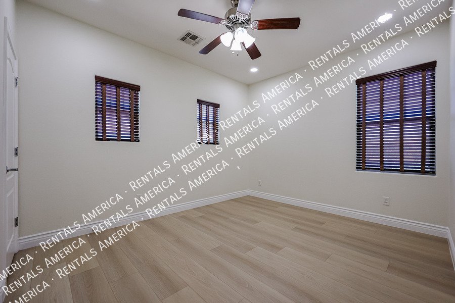 Beautiful 3 Bedroom, 2.5 Bath Two-Story Home in Chandler property image