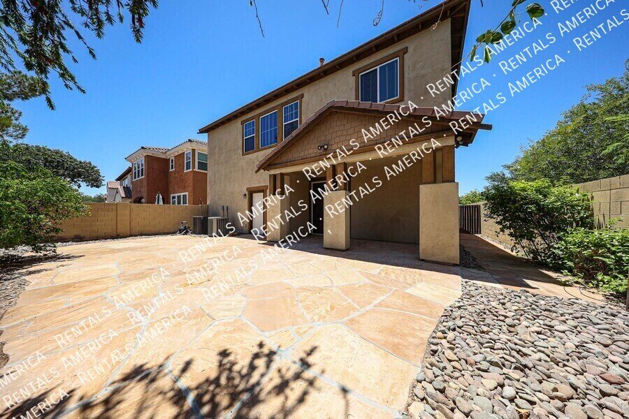 Beautiful 3 Bedroom, 2.5 Bath Two-Story Home in Chandler property image