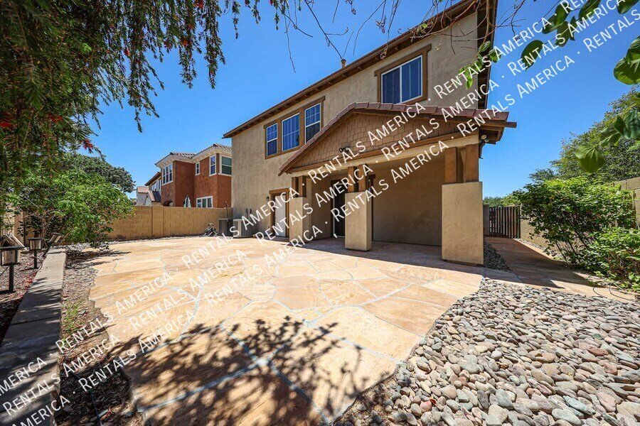 Beautiful 3 Bedroom, 2.5 Bath Two-Story Home in Chandler property image