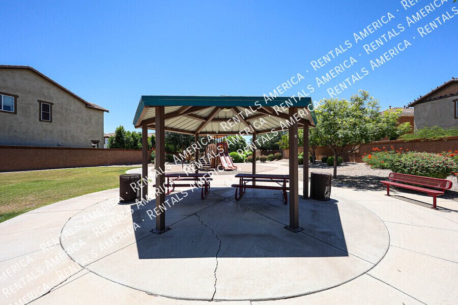 Beautiful 3 Bedroom, 2.5 Bath Two-Story Home in Chandler property image