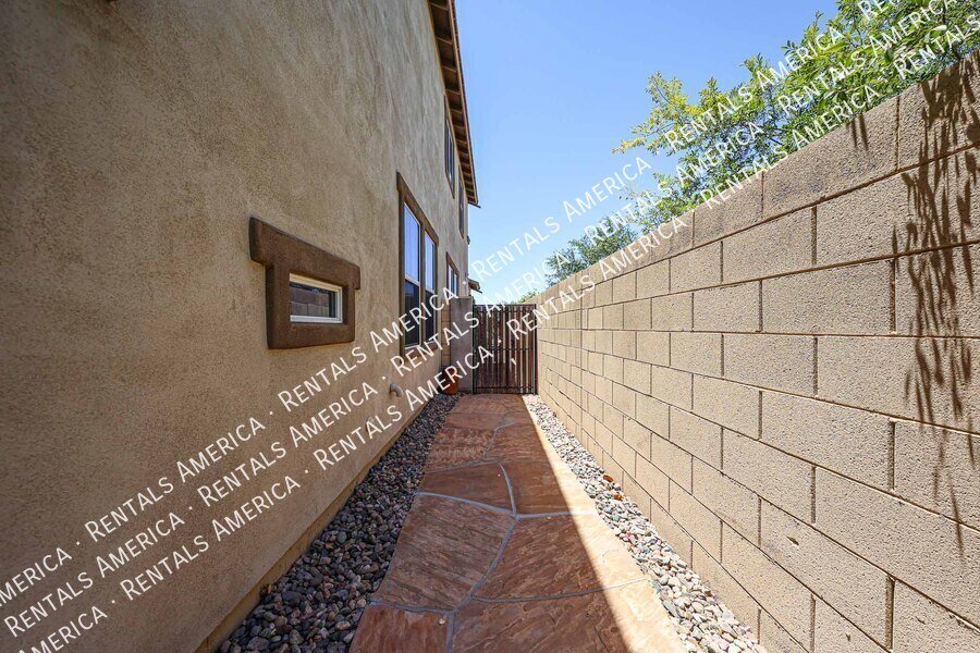 Beautiful 3 Bedroom, 2.5 Bath Two-Story Home in Chandler property image
