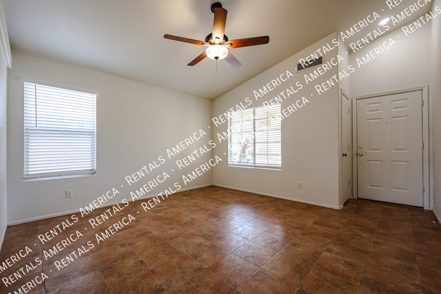 MOVE IN SPECIAL property image