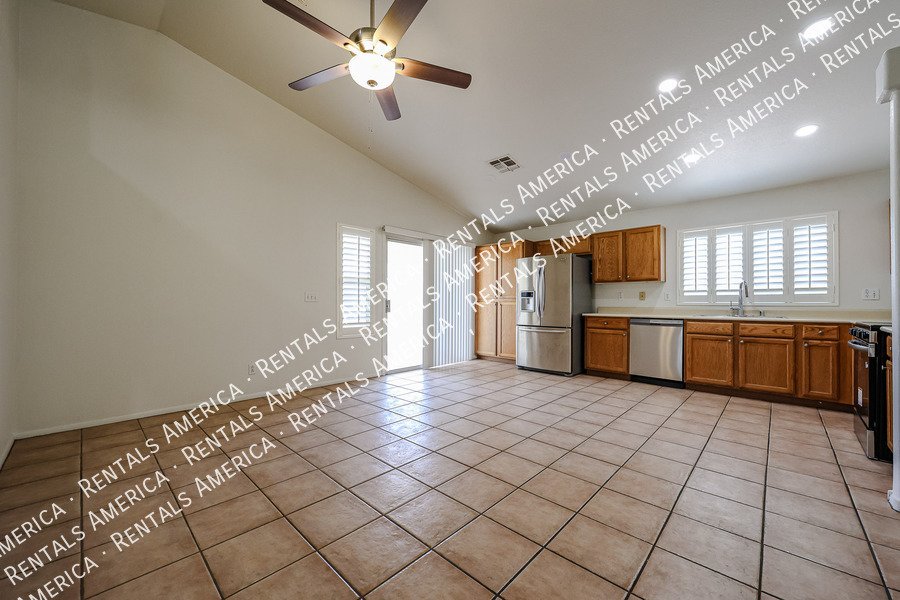 MOVE IN SPECIAL property image