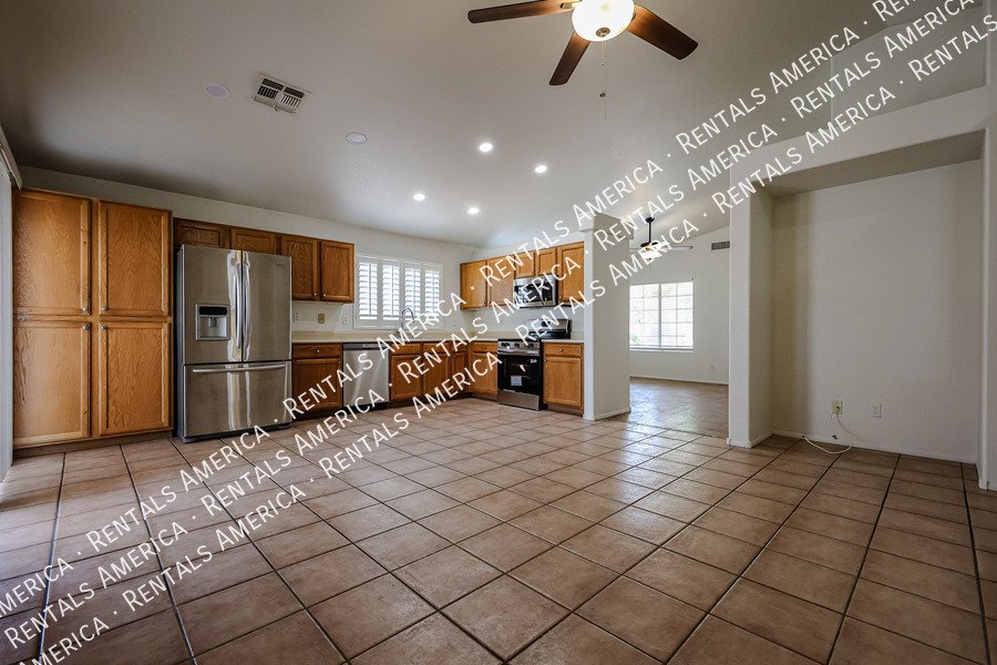 MOVE IN SPECIAL property image