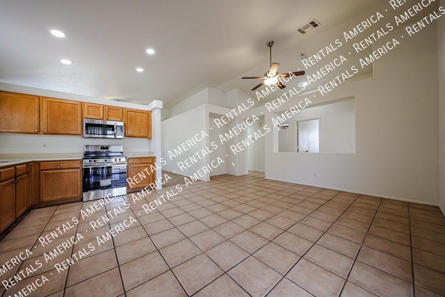 MOVE IN SPECIAL property image