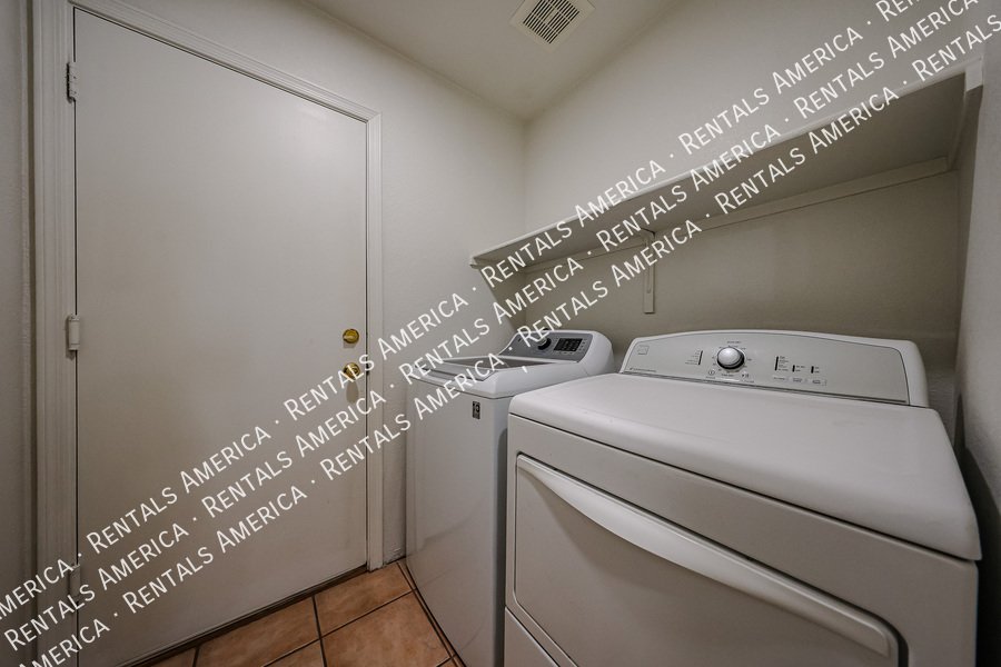 MOVE IN SPECIAL property image