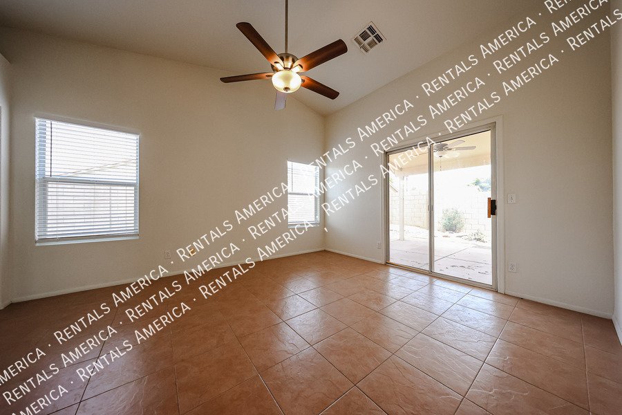 MOVE IN SPECIAL property image