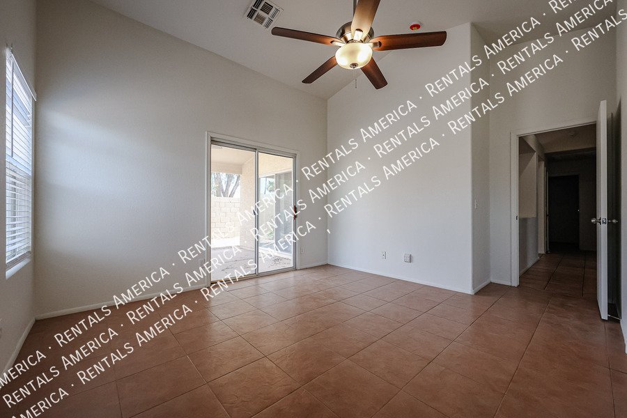 MOVE IN SPECIAL property image
