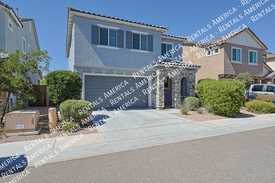 4 bedroom 2.5 bath in Glendale property image