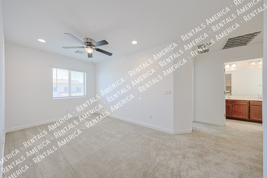 4 bedroom 2.5 bath in Glendale property image