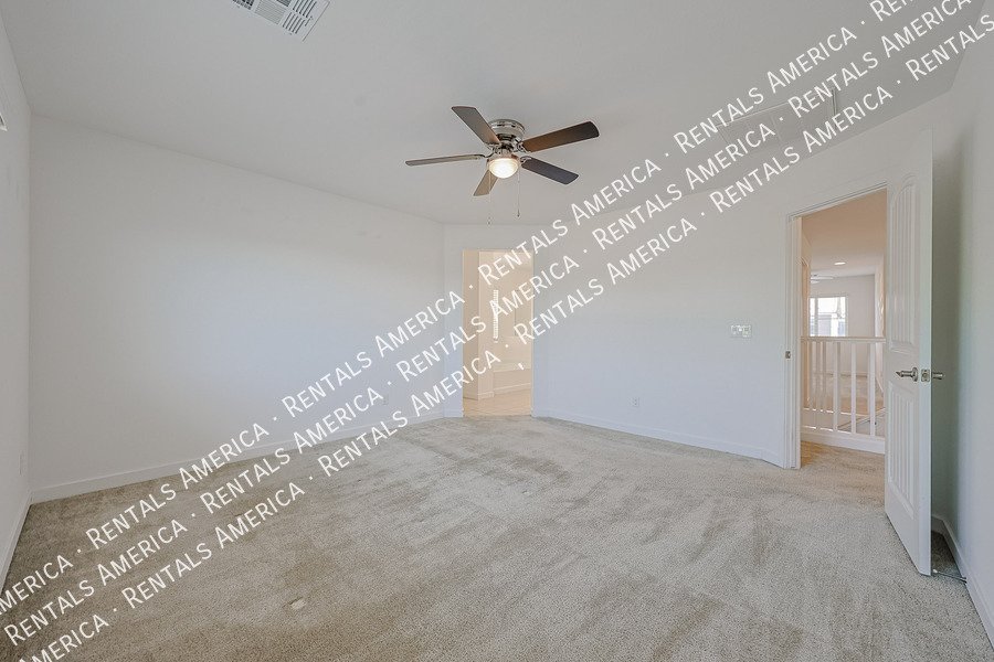 4 bedroom 2.5 bath in Glendale property image
