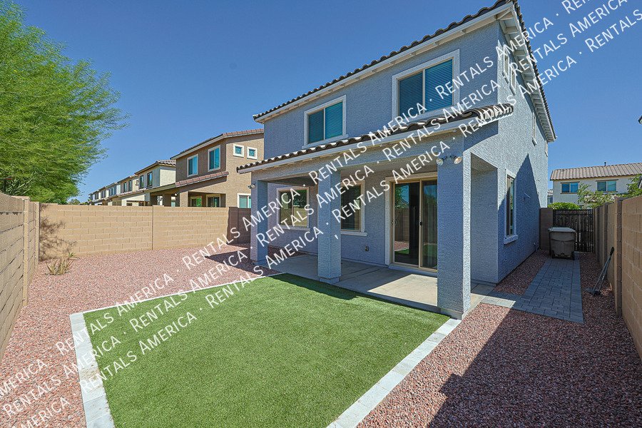 4 bedroom 2.5 bath in Glendale property image
