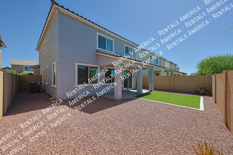 4 bedroom 2.5 bath in Glendale property image