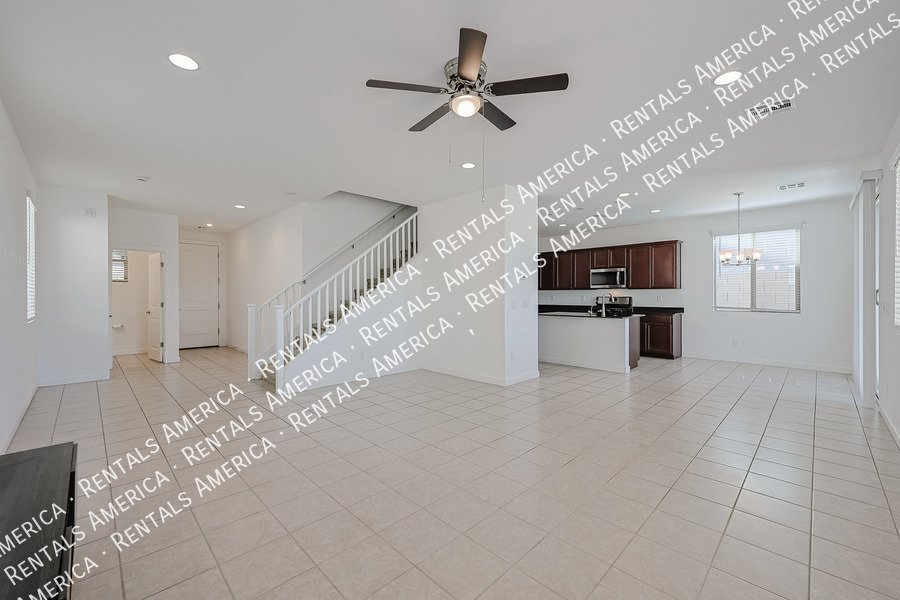 4 bedroom 2.5 bath in Glendale property image