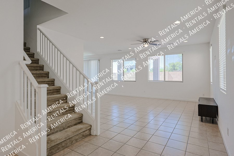 4 bedroom 2.5 bath in Glendale property image