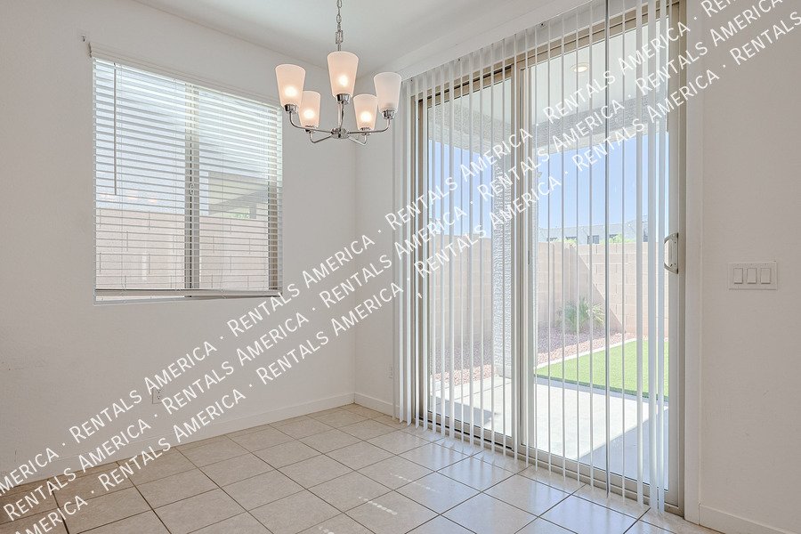 4 bedroom 2.5 bath in Glendale property image