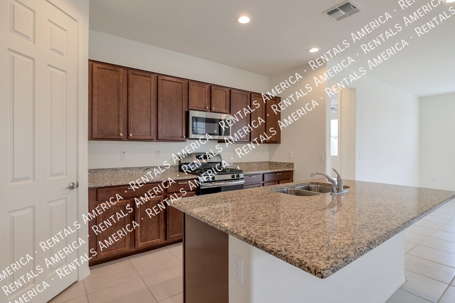 3-bedroom, 2-bathroom home in Retreat at Sycamore Farms property image