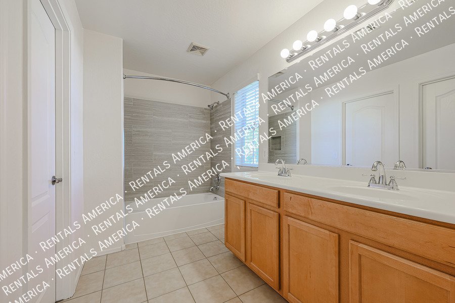 COMING SOON!  Cozy 3-bedroom house in Mesa! property image