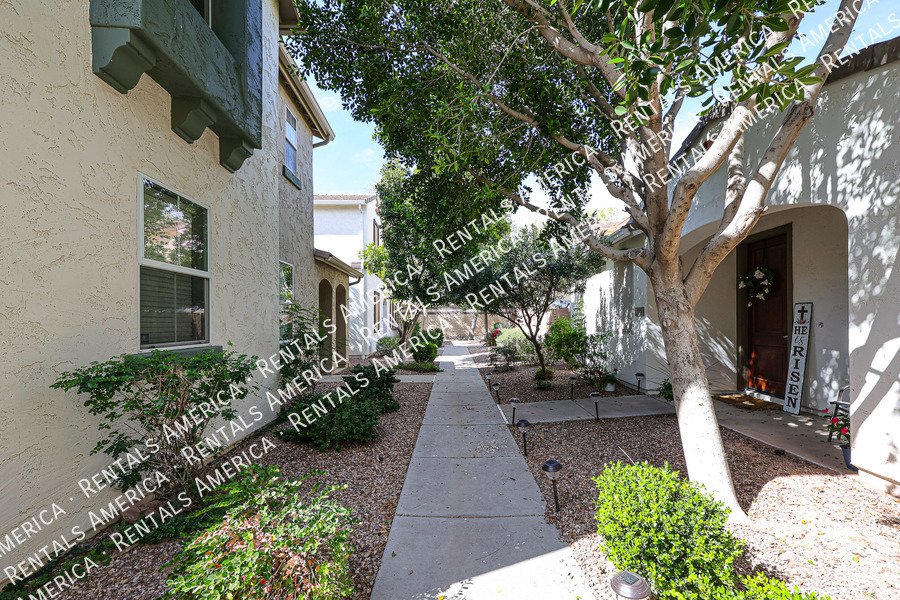 COMING SOON!  Cozy 3-bedroom house in Mesa! property image