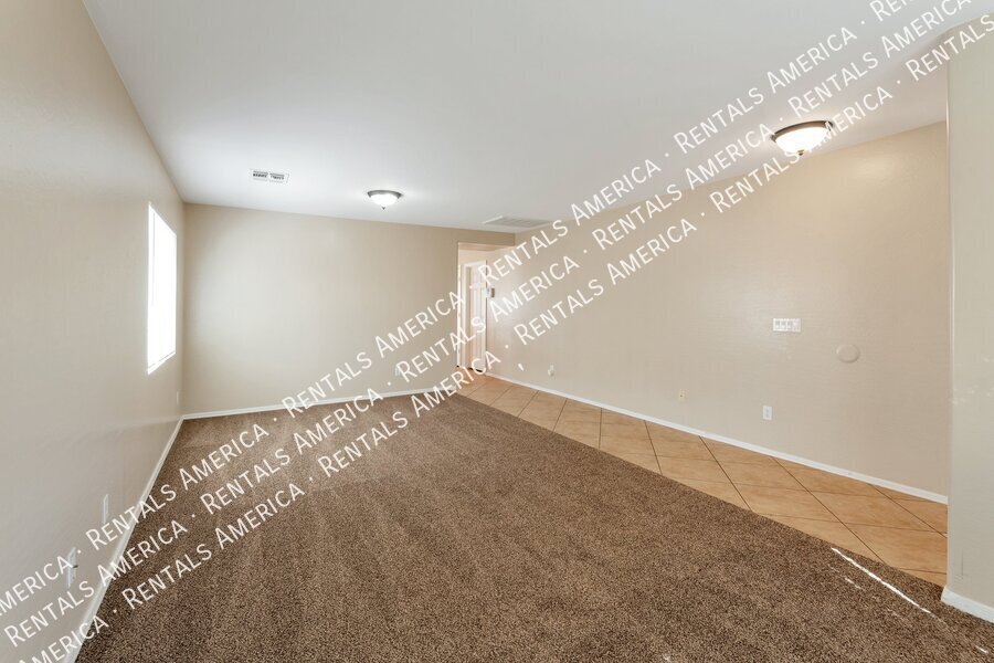 Beautiful 4 bdrm in San Tan Valley! property image