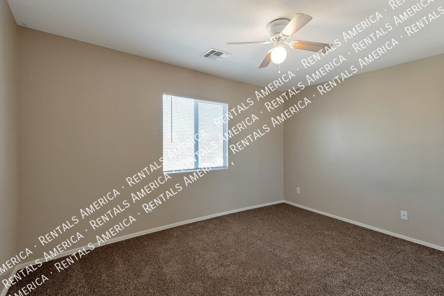 Beautiful 4 bdrm in San Tan Valley! property image