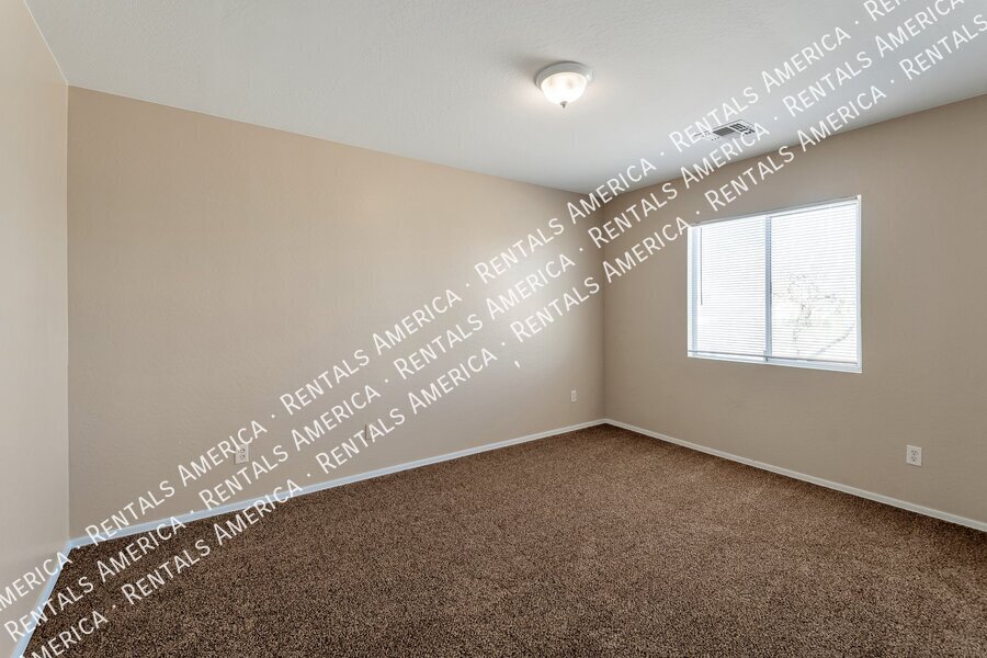 Beautiful 4 bdrm in San Tan Valley! property image