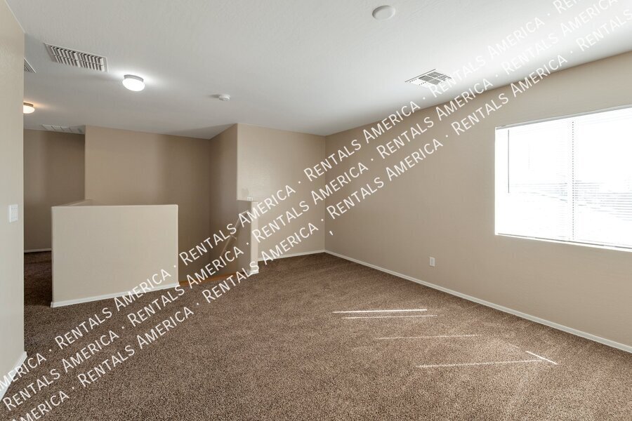 Beautiful 4 bdrm in San Tan Valley! property image