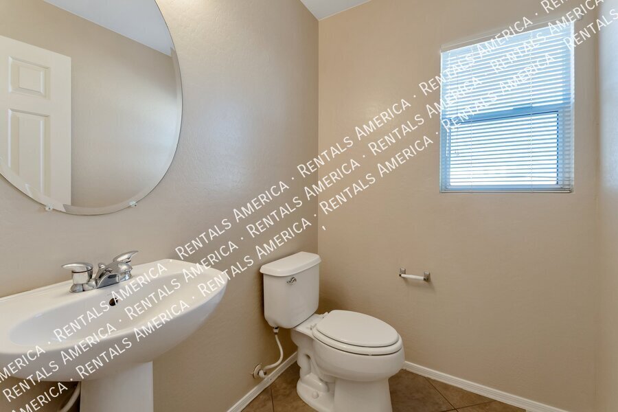 Beautiful 4 bdrm in San Tan Valley! property image