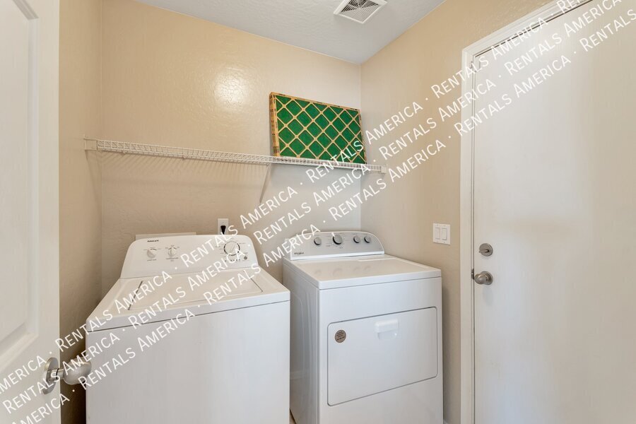 Beautiful 4 bdrm in San Tan Valley! property image