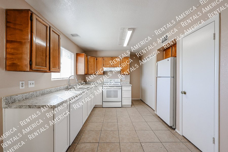 Stunning 3-Bedroom Single-Family Home for Rent ? Move-In Ready! property image