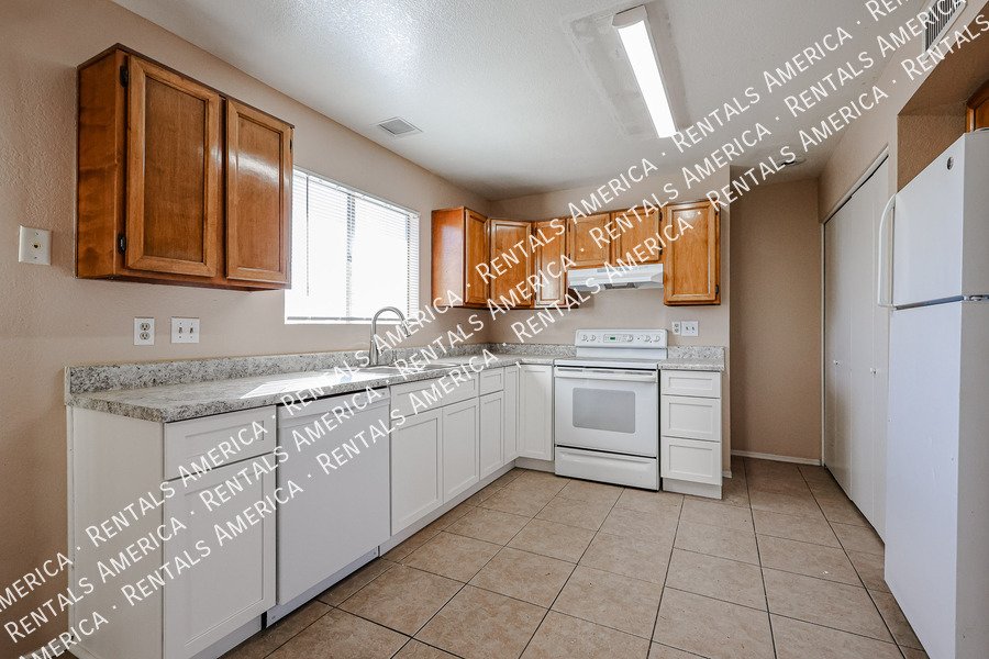 Stunning 3-Bedroom Single-Family Home for Rent ? Move-In Ready! property image