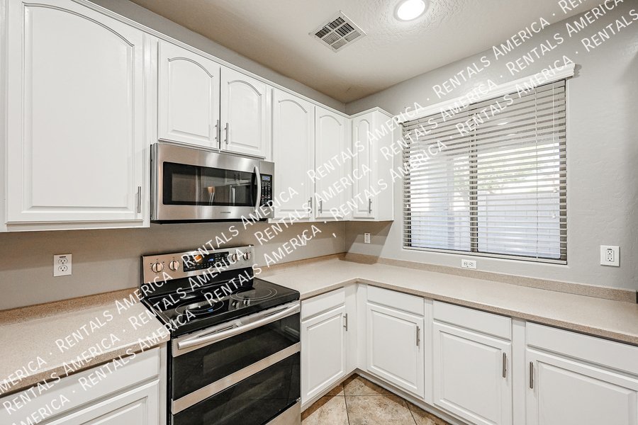 Beautiful Corner Lot 4-Bedroom Home! property image