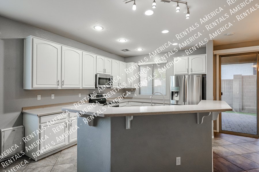 Beautiful Corner Lot 4-Bedroom Home! property image