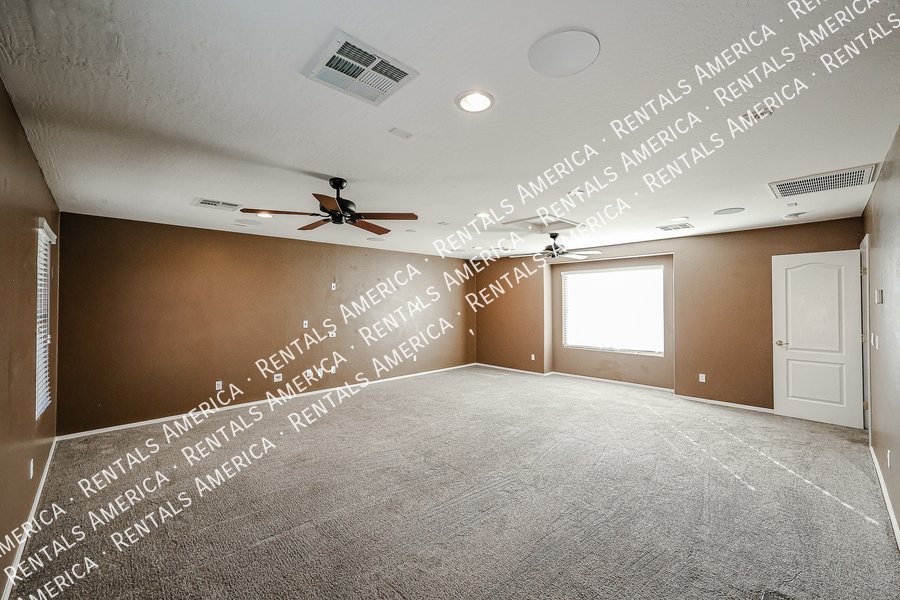 Beautiful Corner Lot 4-Bedroom Home! property image