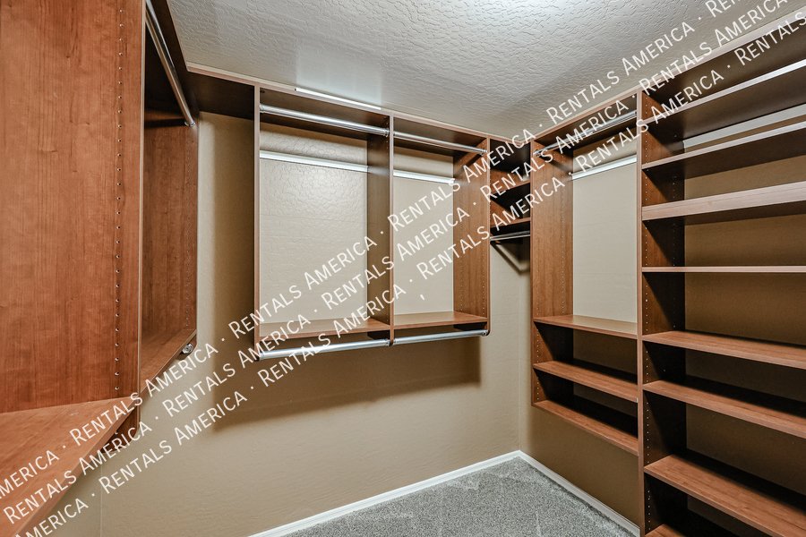 Beautiful Corner Lot 4-Bedroom Home! property image