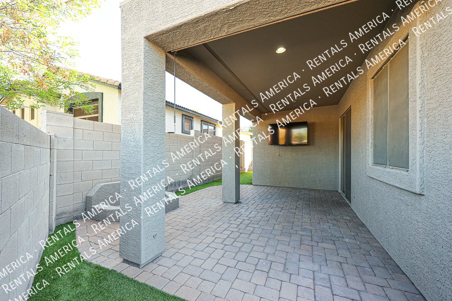 Beautiful Corner Lot 4-Bedroom Home! property image