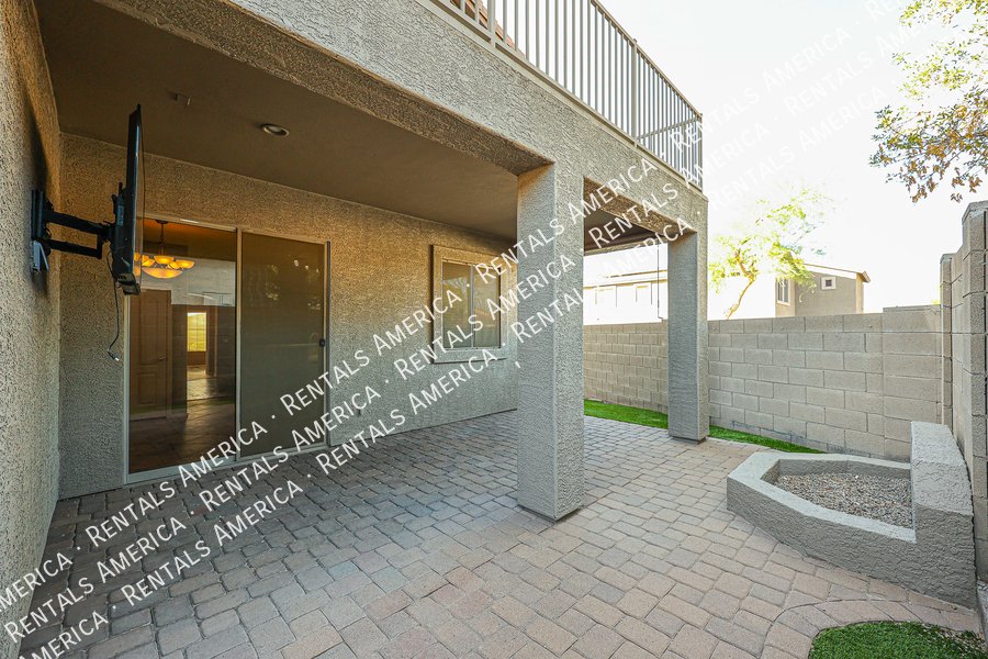 Beautiful Corner Lot 4-Bedroom Home! property image