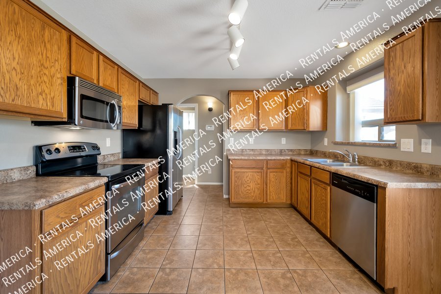 Move In Ready- 3 Bedroom 2.5 Bath, Large Loft property image