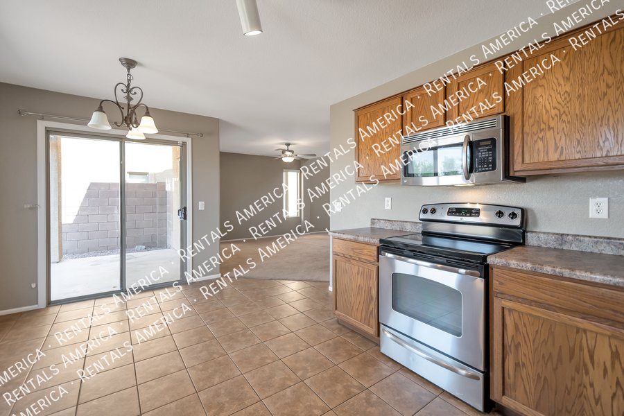 Move In Ready- 3 Bedroom 2.5 Bath, Large Loft property image