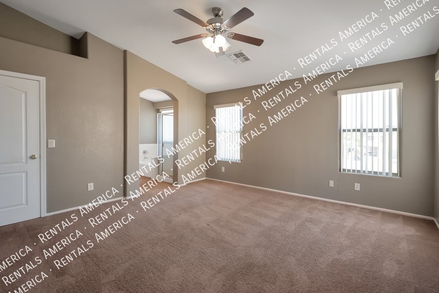 Move In Ready- 3 Bedroom 2.5 Bath, Large Loft property image